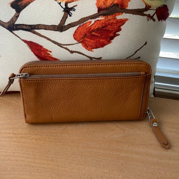 Fossil Red and Brown Wallet - Picture 8 of 8